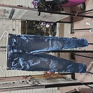 American Eagle Next Level Stretch size 6 regular